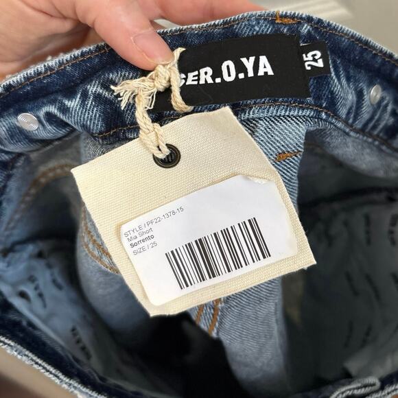 Seroya NWT Mia Distressed Button Fly Denim Shorts Size 25 - Picture 6 of 7